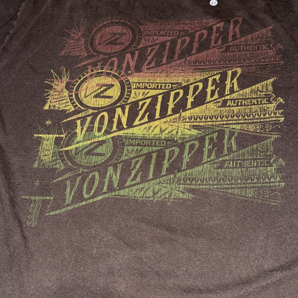 Vintage Von zipper brown t shirt medium